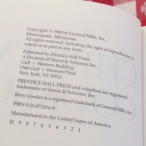 🥣Two Betty Crocker cookbooks, 1988 and 1989. - Picture 3 of 9